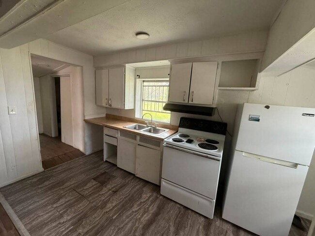Photo - 622 N Beach St