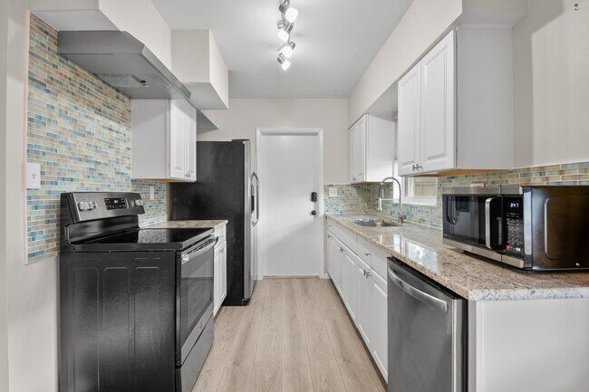 Photo - 5600 33rd Ave N