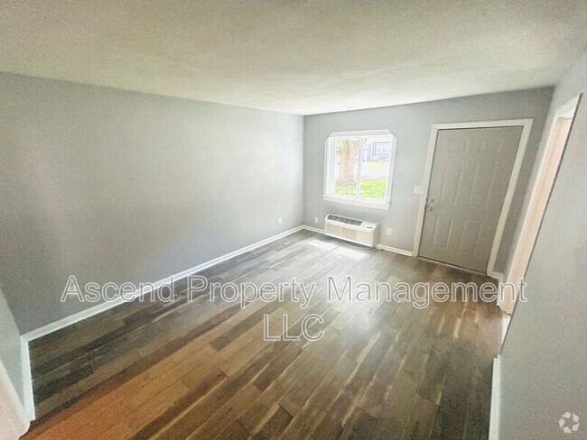 Building Photo - 217 Sequoia Dr Unit A Rental