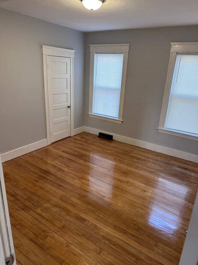 Bedroom 3 - 16 Hillside St