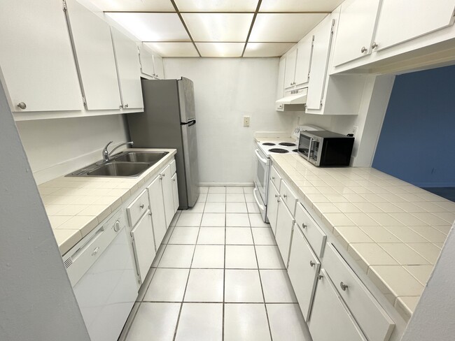 Building Photo - 2050 N Congress Ave Rental