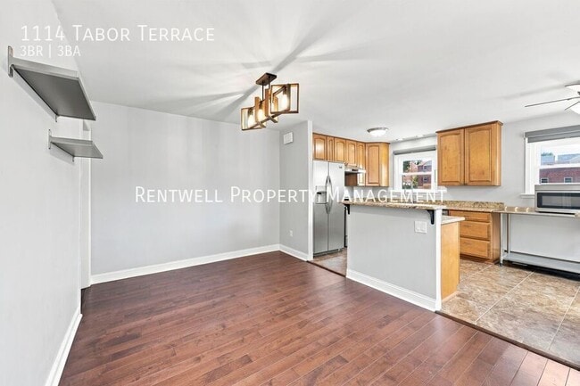 Photo - 1114 Tabor Terrace