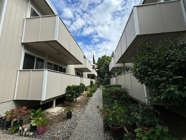 Photo - 3bd/2ba Condo - Pets welcome! Coming Soon! Unidad 48