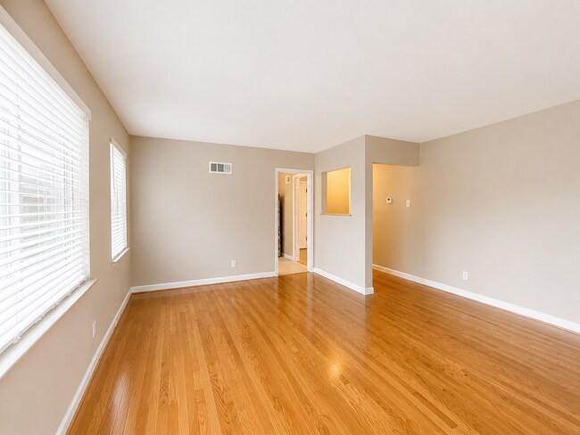Photo - Nagel Avenue Apartments Unit 5931-1E
