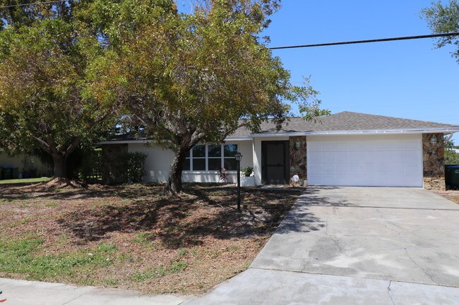 Photo - 4020 Country Club Blvd