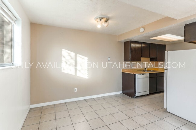 Photo - 232 W Foxbridge Dr