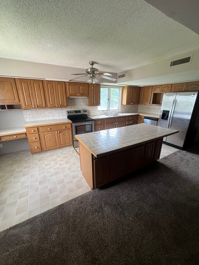 Photo - 112 E Cherry Hills Ct