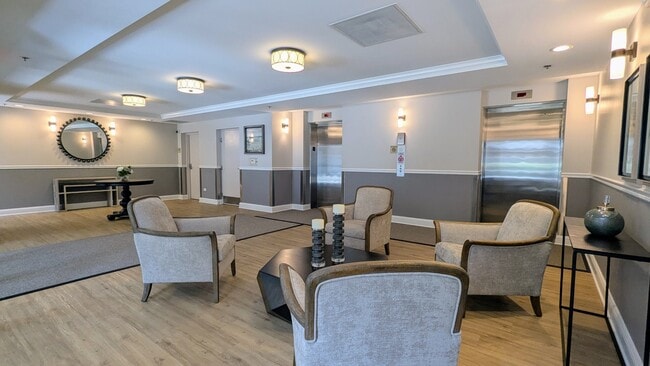Photo - 440 W Mahogany Ct