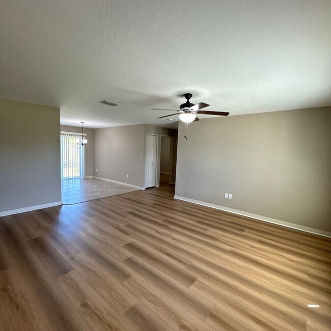 Photo - DISCOVER THE BEAUTIFUL 3 Bd/2Ba in Ocala!!