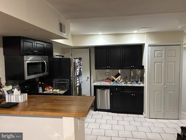 Photo - 114 N 3rd St Unit #3