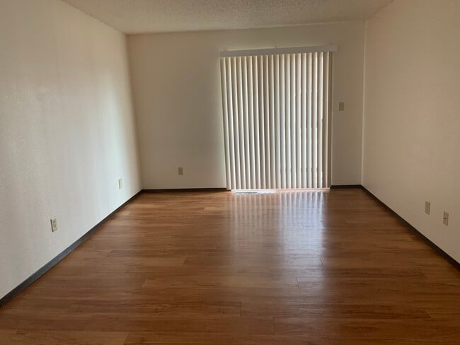 Regal Court Apartments