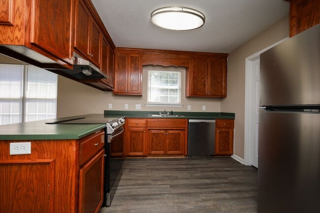 Photo - 1663 Fresno St