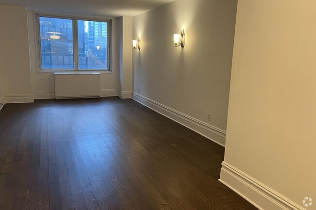 Building Photo - 212 E 47th St Rental