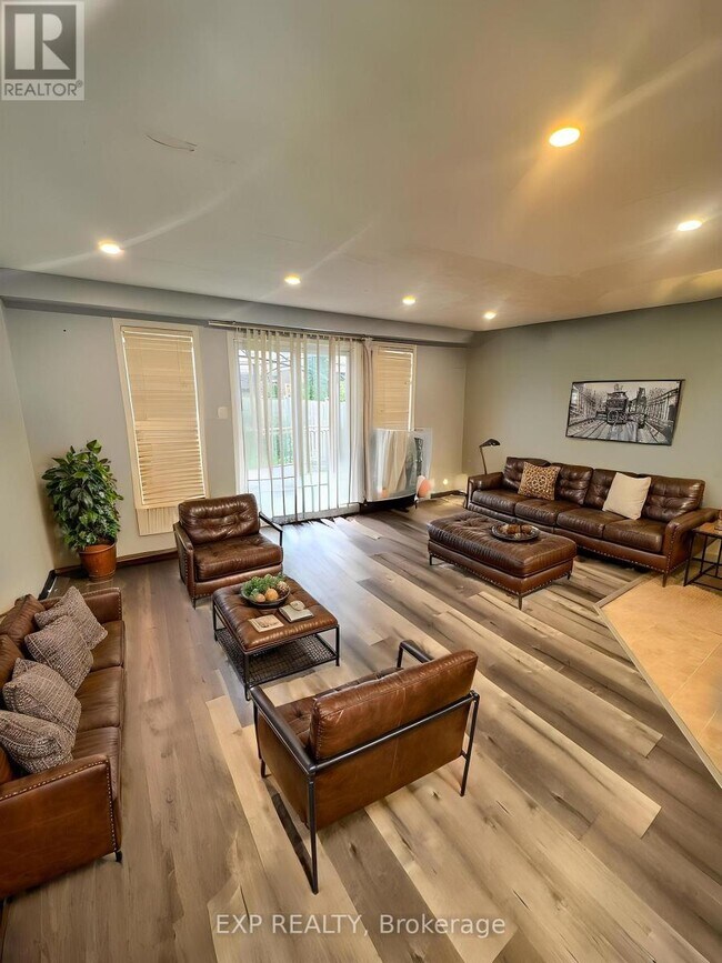 Photo - 717 Activa Ave