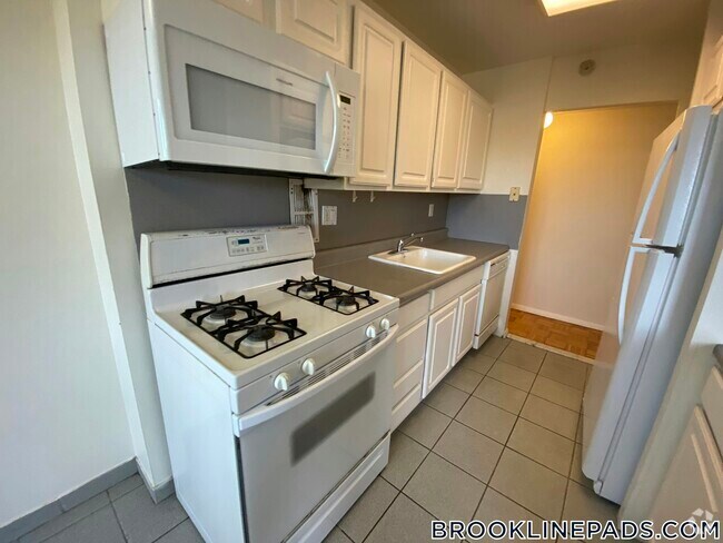 Building Photo - 185 Freeman St Rental