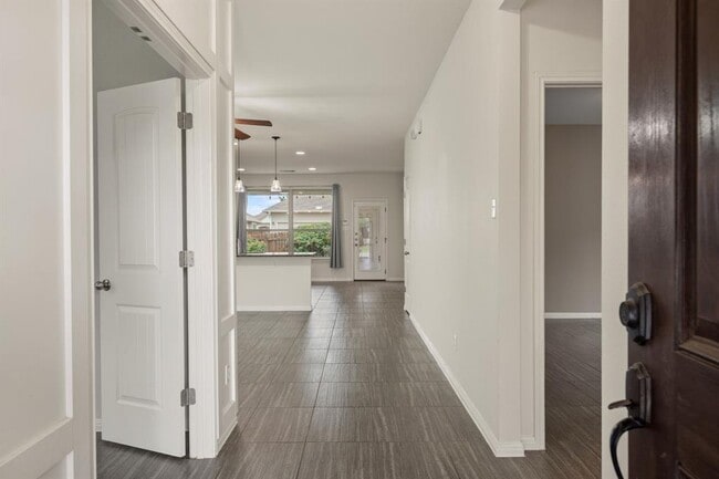 Photo - 604 Palmilla St