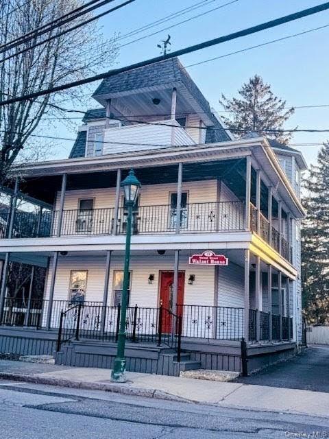 Building Photo - 11 Walnut St Unit 3R