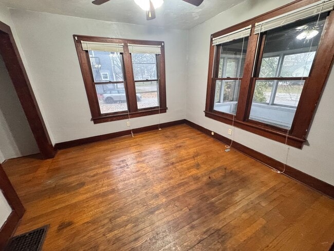 Photo - 412 Taylor Ave