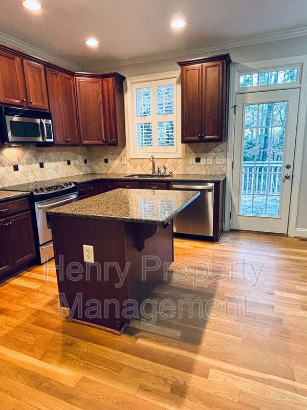 Photo - 201 Thorndale Dr