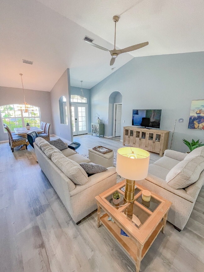 Photo - Close to beaches and downtown!