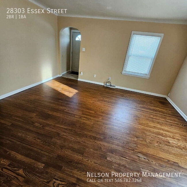 Photo - 28303 Essex St