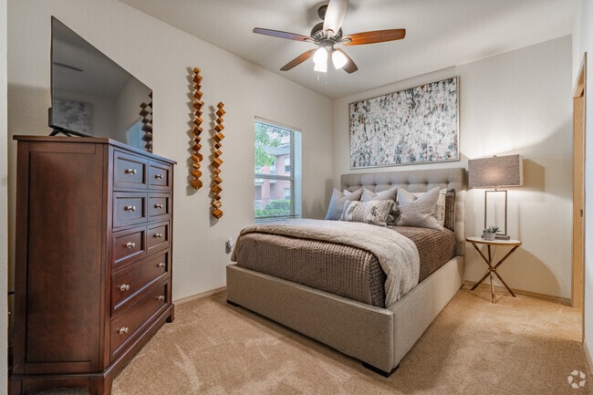 Custom Deluxe III 2BR, 2BA - 1093SF - Bedroom