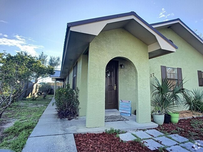 Building Photo - 6217 Pinetree Ave Unit 6217 Pinetree Ave, B Rental