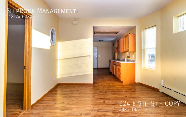 Photo - 624 E 5th St Unit COPY