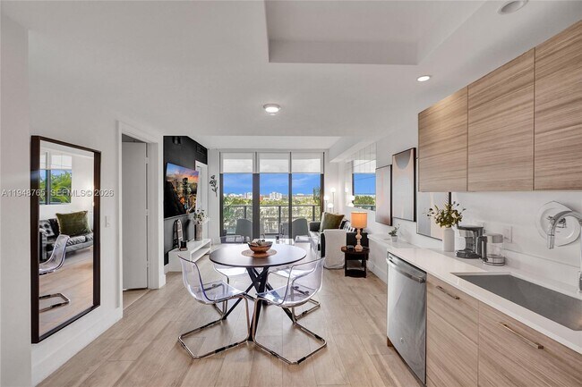 Photo - 121 NE 34th St Unit 910