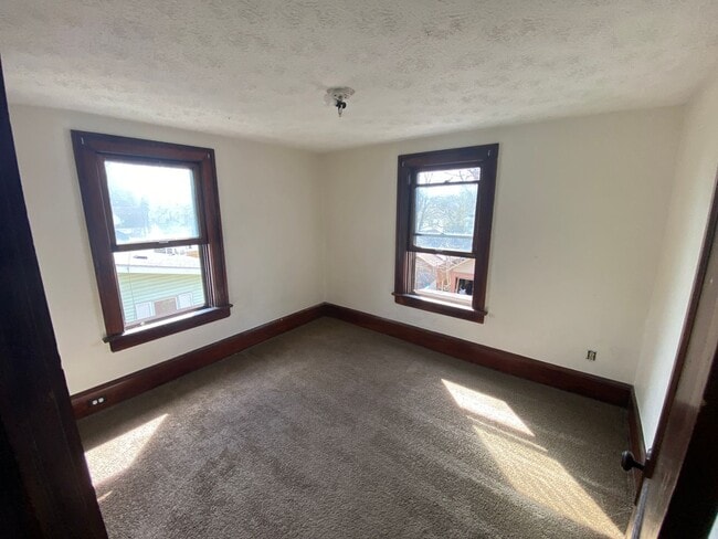 Building Photo - Charming 4-Bedroom Single Family Home for Rent!