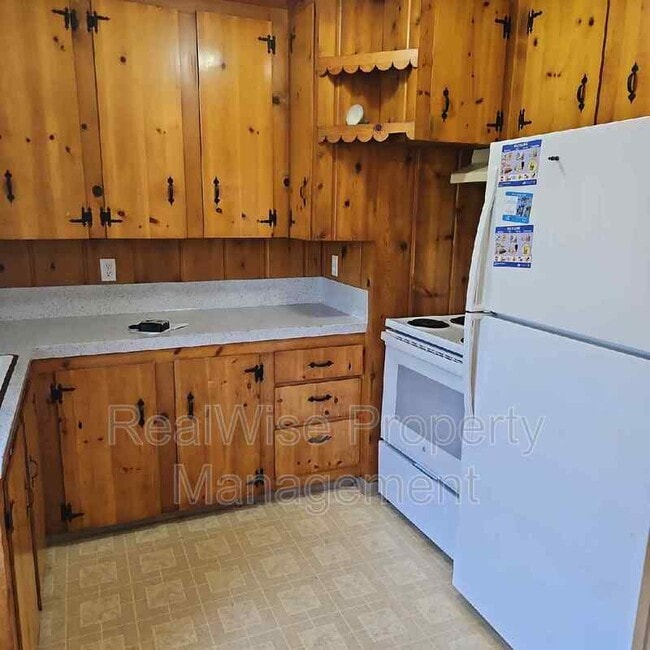 Photo - 626 NE Anderson St