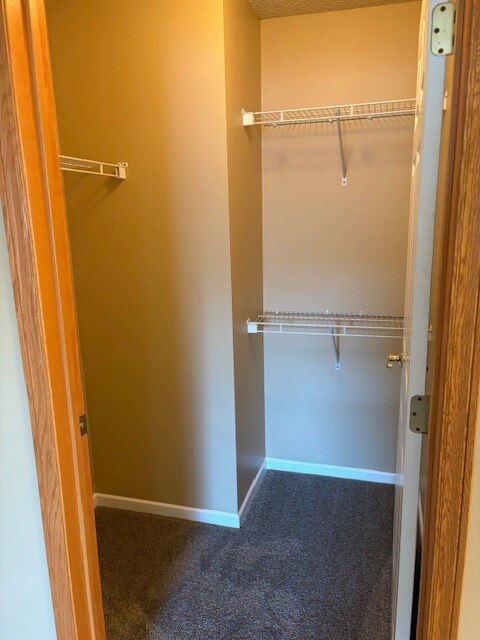 Armario de estudio - Windsong Apartments