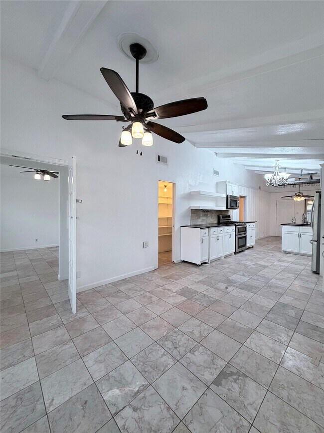 Photo - 618 Sulphur St