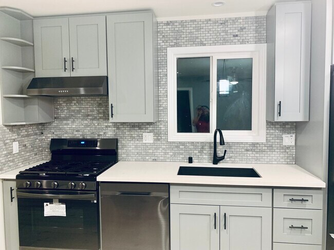 Photo - 12104 Oxford Ave