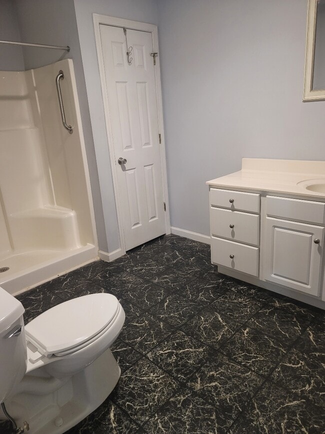 Large Bathroom - 891 Brian Ln Unit All-Inclusive Apartment