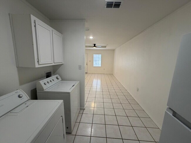 Photo - "Charming 2-Bed Retreat in Edinburg – Cozy & Convenient Living at 840 Sq Ft!"