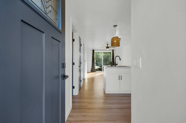 Photo - 205 W 25th St Townhome