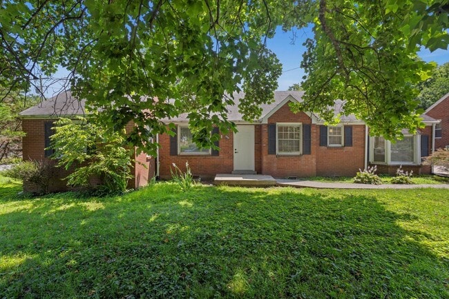 Photo - 1001 Horseshoe Dr