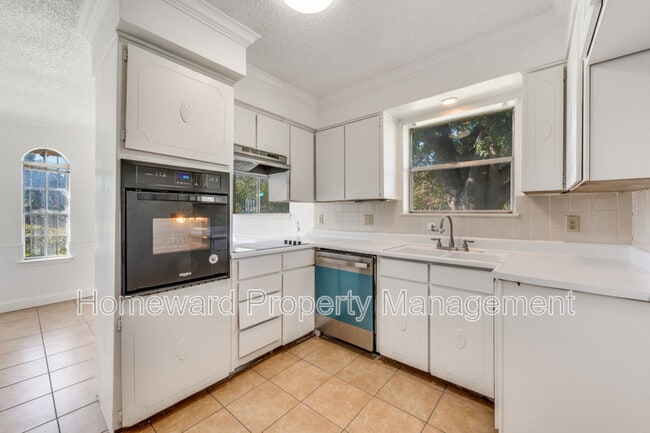 Photo - 3003 Helmet St