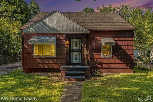 Building Photo - 618 W Mott Ave Rental