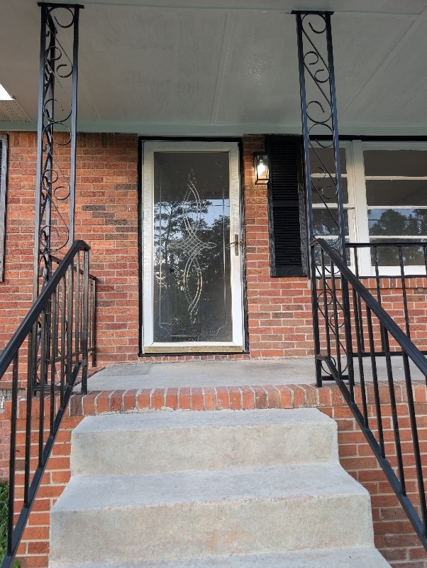 Photo - 823 Easter St