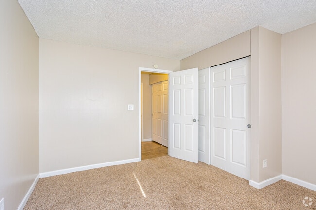 1BR, 1BA - 693SF