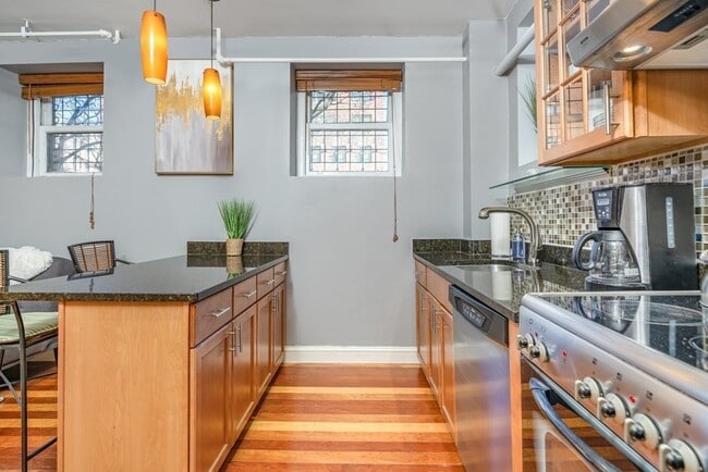 Photo - 330 Dartmouth St Unit B1