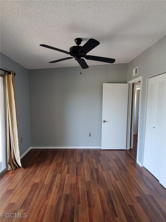 Photo - 5713 Foxlake Dr Unit 5