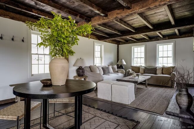 Photo - 740 Little City Rd