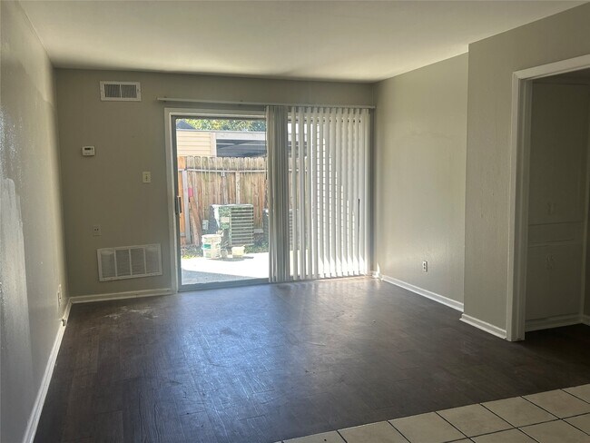 Photo - 6702 Biggs Ct Unit 4