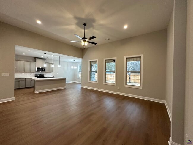 Photo - 110 Mayberry Ln