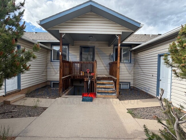Building Photo - 1166 N 19th St Unit A