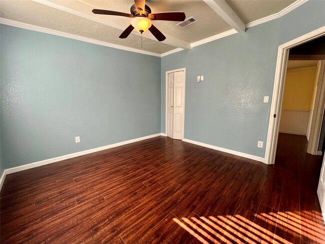 Photo - 318 Marine Way