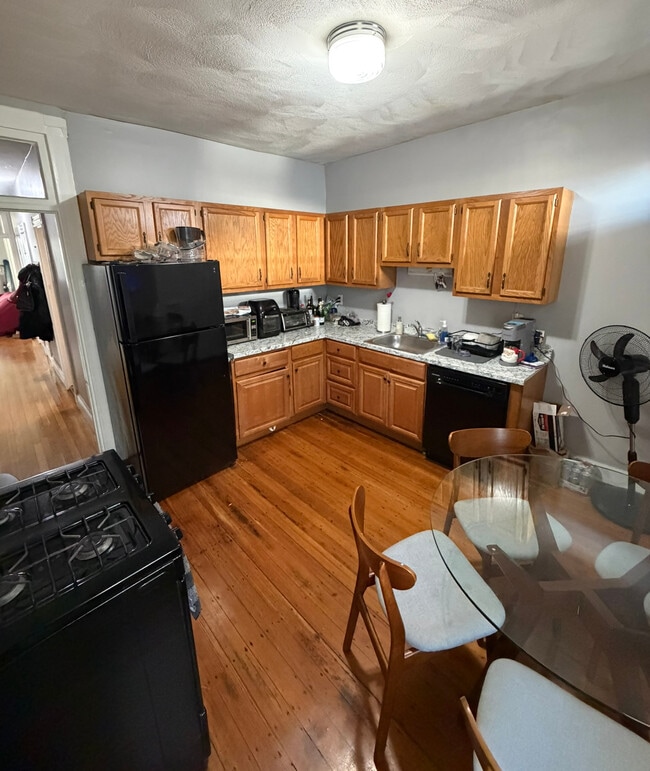 Photo - 121 Hillside St Unit 2